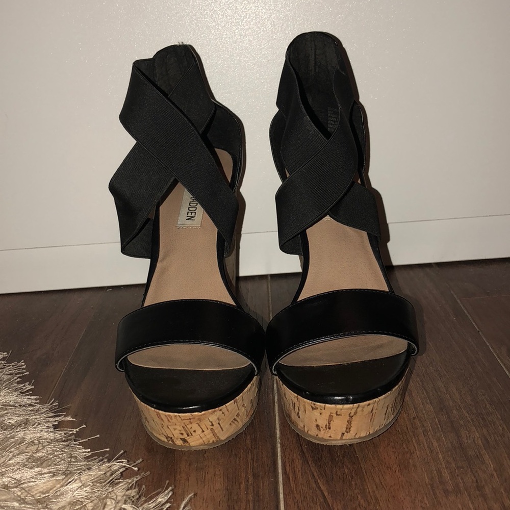 Black wedges